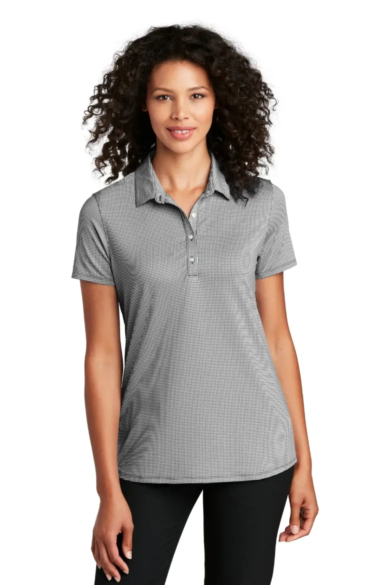 LK646_blackwhite_model_front_112019.jpg